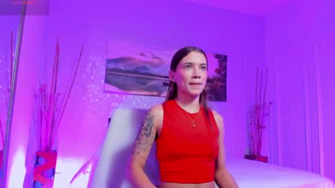 Snapshot of aitana_baker_ chatting on October 3, 2025, 7:33 pm little aitana online show from October 3, 2025, 7:33 pm