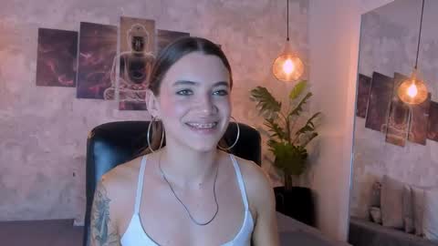 Snapshot of aitana_baker_ chatting on December 16, 2025, 7:08 pm little aitana online show from December 16, 2025, 7:08 pm