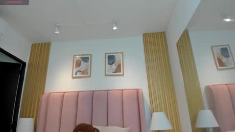 Snapshot of aithana_petite chatting on November 10, 2025, 3:27 am Aithana online show from November 10, 2025, 3:27 am