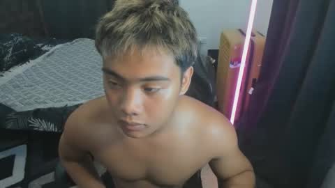 aizawa194624 online show from May 1, 2026, 2:43 pm