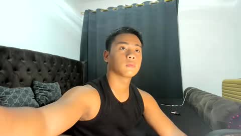 aizawa194624 online show from May 27, 2026, 5:43 pm