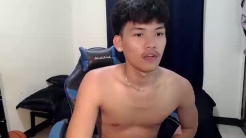 aj_daksxx online show from May 11, 2026, 4:04 pm