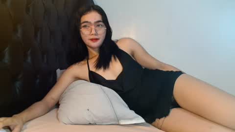 akamamiki25 online show from June 17, 2026, 10:39 am