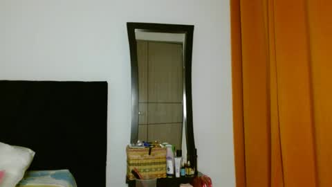 Snapshot of akanekihm chatting on June 18, 2026, 9:09 am MIRANDA online show from June 18, 2026, 9:09 am