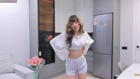 Akari online show from June 4, 2026, 11:55 pm