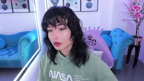 Azaka  online show from April 17, 2026, 12:52 pm