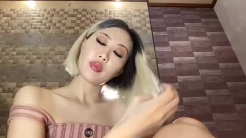 Akemi online show from September 30, 2025, 9:42 pm