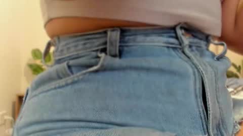 Snapshot of akendacurls2 chatting on October 25, 2025, 4:35 pm Akenda online show from October 25, 2025, 4:35 pm