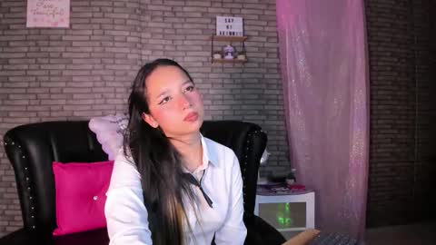 Akimmidoll GMT-5 0630 -1330 online show from October 8, 2025, 7:33 pm