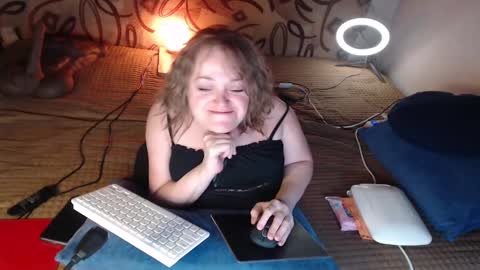 Snapshot of akindmodel chatting on January 21, 2025, 3:21 pm Natalie online show from January 21, 2025, 3:21 pm