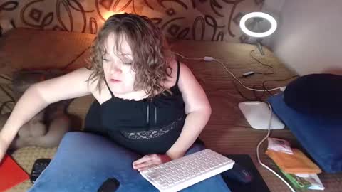 Snapshot of akindmodel chatting on January 22, 2025, 8:40 am Natalie online show from January 22, 2025, 8:40 am