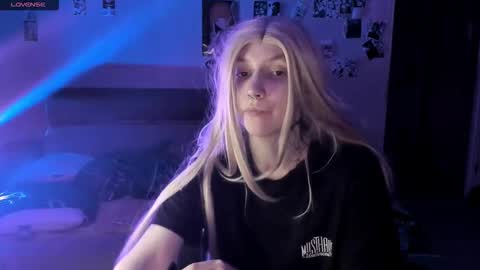 Snapshot of akira_ivyy chatting on September 16, 2025, 9:05 pm Akira online show from September 16, 2025, 9:05 pm