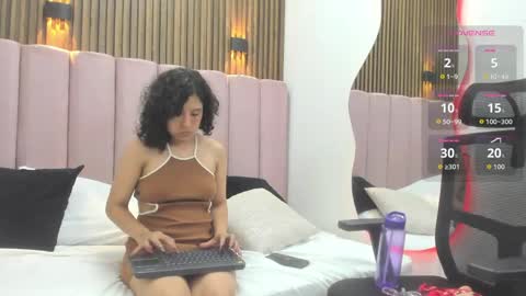 AkiraHayami online show from June 3, 2026, 8:03 pm