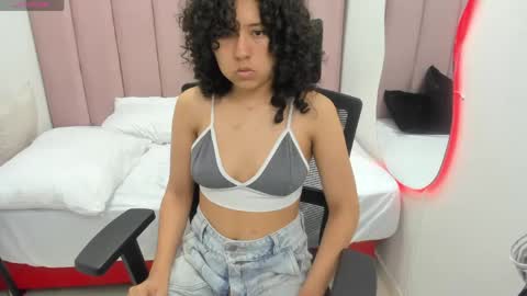 AkiraHayami online show from June 6, 2026, 11:59 am