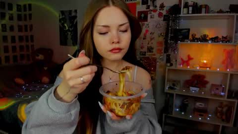 Snapshot of akirakatsu chatting on March 8, 2026, 12:31 pm Akira online show from March 8, 2026, 12:31 pm