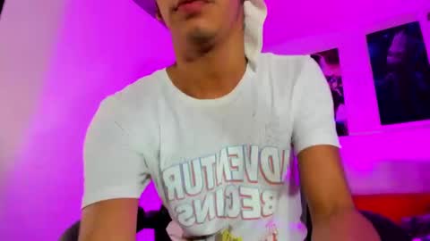 Snapshot of alahia__rodriguez chatting on December 8, 2024, 7:22 pm Alahia Rodriguez online show from December 8, 2024, 7:22 pm