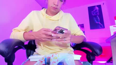 Snapshot of alahia__rodriguez chatting on January 8, 2025, 7:34 pm Alahia Rodriguez online show from January 8, 2025, 7:34 pm