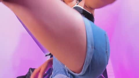 Snapshot of alahia__rodriguez chatting on September 26, 2025, 8:57 pm Alahia Rodriguez online show from September 26, 2025, 8:57 pm