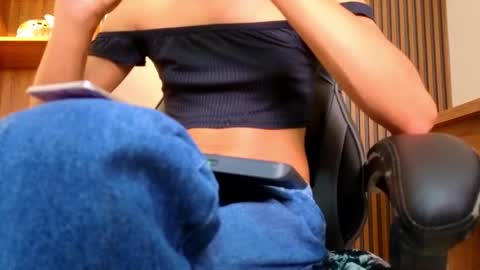 Snapshot of alahia__rodriguez chatting on April 21, 2026, 7:50 pm Alahia Rodriguez online show from April 21, 2026, 7:50 pm