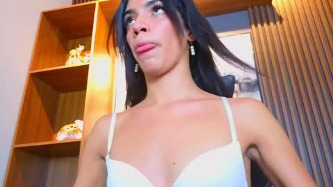 Snapshot of alahia__rodriguez chatting on May 2, 2026, 7:41 pm Alahia Rodriguez online show from May 2, 2026, 7:41 pm