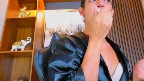 Snapshot of alahia__rodriguez chatting on May 15, 2026, 3:52 pm Alahia Rodriguez online show from May 15, 2026, 3:52 pm