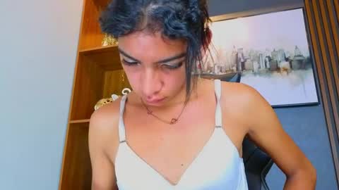 Snapshot of alahia__rodriguez chatting on May 24, 2026, 12:21 pm Alahia Rodriguez online show from May 24, 2026, 12:21 pm