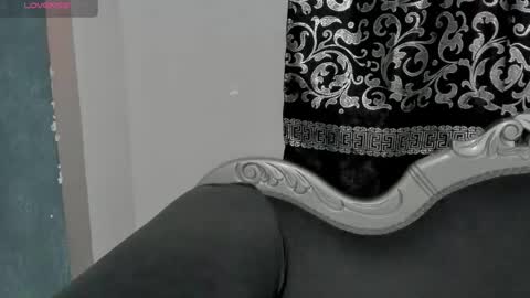 Snapshot of alahia_dangelo_ chatting on May 1, 2026, 5:17 pm ALAHIA online show from May 1, 2026, 5:17 pm