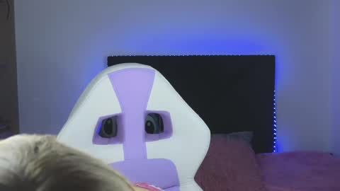 alahia online show from February 19, 2025, 2:12 am