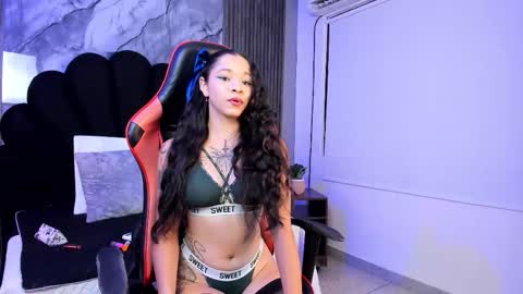 alahyapalmer_ online show from September 16, 2025, 4:57 am