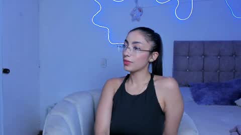 Alaia Alegria online show from May 4, 2026, 9:44 pm