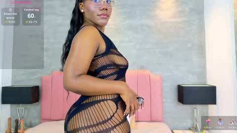 alaia_colins online show from May 6, 2026, 12:08 am
