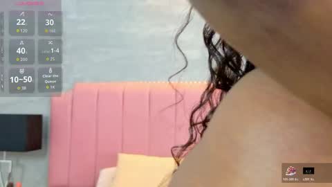 alaia_colins online show from May 21, 2026, 12:39 am