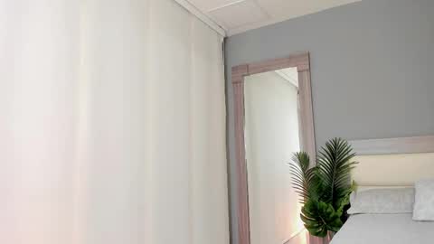 alaiaguerra online show from September 18, 2025, 7:49 pm