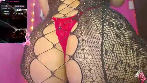 Snapshot of alaiia_rosse chatting on March 11, 2025, 1:37 am Alaiia online show from March 11, 2025, 1:37 am