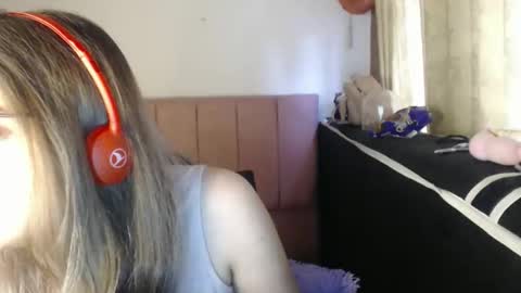 Snapshot of alaina_blessed chatting on May 8, 2026, 10:15 pm alaina_blessed online show from May 8, 2026, 10:15 pm