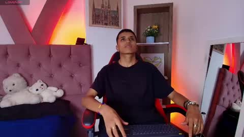 alan_colthon online show from April 14, 2026, 2:39 am