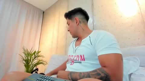 Snapshot of alan_greek_1 chatting on February 10, 2025, 1:14 am Alan greek online show from February 10, 2025, 1:14 am