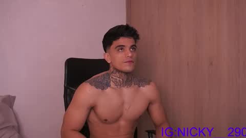 alan_morrys online show from December 17, 2025, 2:17 am