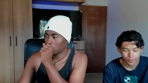 Snapshot of alan_scot chatting on May 31, 2026, 2:46 pm Alan and Criss - WE JUST FRIENDS WITH BENEFITS BOTH VERS online show from May 31, 2026, 2:46 pm