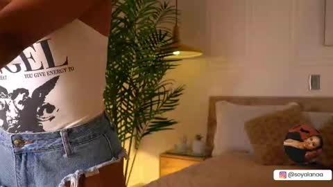 Alana online show from October 7, 2025, 4:42 am