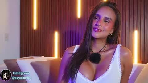 Alana online show from April 21, 2026, 3:35 am