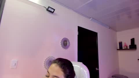 Maeve  online show from February 4, 2025, 2:10 pm