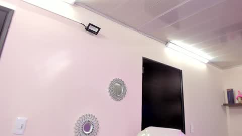 Maeve  online show from February 5, 2025, 4:47 pm