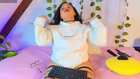 Alana Gmez  online show from June 18, 2026, 6:56 pm