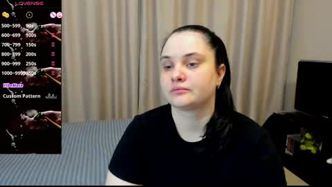 Julia online show from April 9, 2026, 9:09 pm