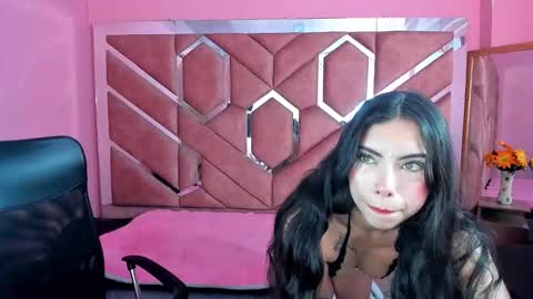 Snapshot of alanahott_ chatting on September 23, 2025, 3:42 am Alana hot online show from September 23, 2025, 3:42 am