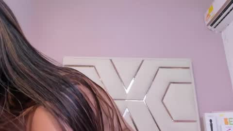 alanarousse_ online show from May 22, 2026, 12:22 pm