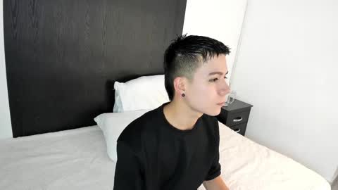 alanblack1 online show from February 7, 2025, 11:23 am