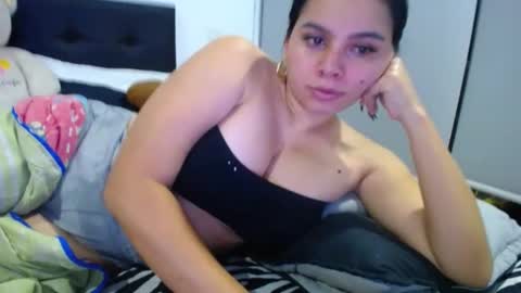 alanna_new1 online show from February 18, 2025, 10:16 am
