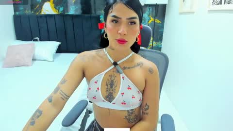 Snapshot of alanna_wild chatting on May 28, 2026, 7:33 pm Alana online show from May 28, 2026, 7:33 pm